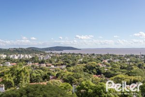 Apartamento à venda com 89m², 3 dormitórios, 1 suíte, 2 vagas, no bairro Ipanema em PORTO ALEGRE