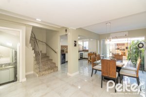 Casa em Condomínio à venda com 159m², 3 dormitórios, 1 suíte, 2 vagas, no bairro Tristeza em Porto Alegre