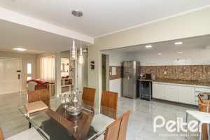 Casa em Condomínio à venda com 159m², 3 dormitórios, 1 suíte, 2 vagas, no bairro Tristeza em Porto Alegre