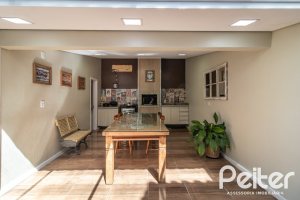 Casa em Condomínio à venda com 159m², 3 dormitórios, 1 suíte, 2 vagas, no bairro Tristeza em Porto Alegre