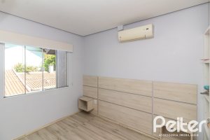 Casa em Condomínio à venda com 159m², 3 dormitórios, 1 suíte, 2 vagas, no bairro Tristeza em Porto Alegre