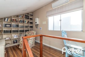 Casa em Condomínio à venda com 159m², 3 dormitórios, 1 suíte, 2 vagas, no bairro Tristeza em Porto Alegre