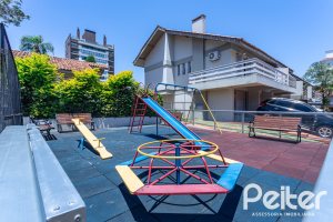 Casa em Condomínio à venda com 159m², 3 dormitórios, 1 suíte, 2 vagas, no bairro Tristeza em Porto Alegre