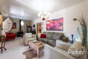 Casa à venda com 257m², 3 dormitórios, 1 suíte, 2 vagas, no bairro Ipanema em Porto Alegre