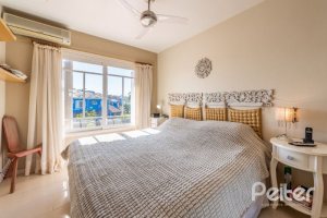 Casa à venda com 257m², 3 dormitórios, 1 suíte, 2 vagas, no bairro Ipanema em Porto Alegre