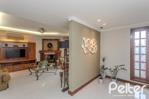 Casa à venda com 290m², 3 dormitórios, 1 suíte, 2 vagas, no bairro Ipanema em Porto Alegre