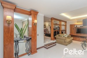 Casa à venda com 290m², 3 dormitórios, 1 suíte, 2 vagas, no bairro Ipanema em Porto Alegre