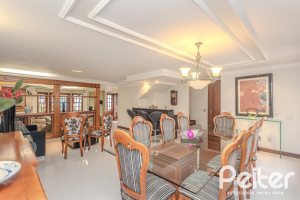 Casa à venda com 290m², 3 dormitórios, 1 suíte, 2 vagas, no bairro Ipanema em Porto Alegre