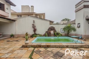 Casa à venda com 290m², 3 dormitórios, 1 suíte, 2 vagas, no bairro Ipanema em Porto Alegre