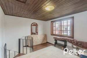 Casa à venda com 290m², 3 dormitórios, 1 suíte, 2 vagas, no bairro Ipanema em Porto Alegre