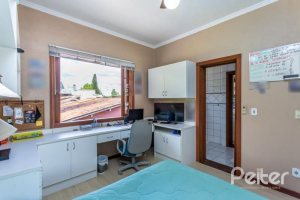 Casa em Condomínio à venda com 600m², 5 dormitórios, 5 suítes, 4 vagas, no bairro Cavalhada em Porto Alegre