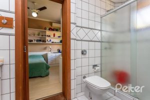 Casa em Condomínio à venda com 600m², 5 dormitórios, 5 suítes, 4 vagas, no bairro Cavalhada em Porto Alegre