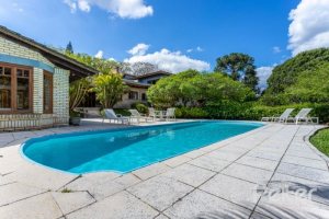 Casa em Condomínio à venda com 600m², 5 dormitórios, 5 suítes, 4 vagas, no bairro Cavalhada em Porto Alegre