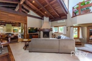 Casa em Condomínio à venda com 600m², 5 dormitórios, 5 suítes, 4 vagas, no bairro Cavalhada em Porto Alegre