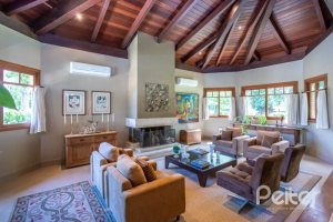 Casa em Condomínio à venda com 600m², 5 dormitórios, 5 suítes, 4 vagas, no bairro Cavalhada em Porto Alegre