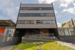 Comercial à venda com 48m², 1 vaga, no bairro Tristeza em Porto Alegre