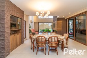 Casa em Condomínio à venda com 226m², 4 dormitórios, 4 suítes, 4 vagas, no bairro Terra Ville em PORTO ALEGRE