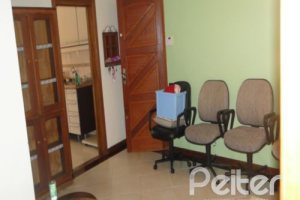 Casa à venda com 250m², 3 dormitórios, 1 suíte, 2 vagas, no bairro Ipanema em Porto Alegre