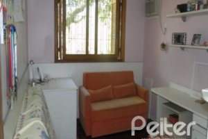 Casa à venda com 250m², 3 dormitórios, 1 suíte, 2 vagas, no bairro Ipanema em Porto Alegre