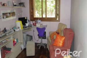 Casa à venda com 250m², 3 dormitórios, 1 suíte, 2 vagas, no bairro Ipanema em Porto Alegre