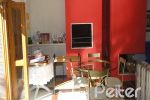 Casa à venda com 250m², 3 dormitórios, 1 suíte, 2 vagas, no bairro Ipanema em Porto Alegre