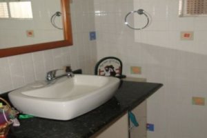 Casa à venda com 250m², 3 dormitórios, 1 suíte, 2 vagas, no bairro Ipanema em Porto Alegre