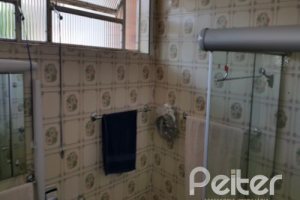 Casa à venda com 428m², 5 dormitórios, 4 suítes, 8 vagas, no bairro Vila Assunção em Porto Alegre