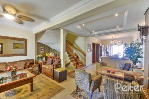 Casa em Condomínio à venda com 252m², 3 dormitórios, 1 suíte, 3 vagas, no bairro Tristeza em Porto Alegre