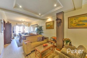 Casa em Condomínio à venda com 252m², 3 dormitórios, 1 suíte, 3 vagas, no bairro Tristeza em Porto Alegre