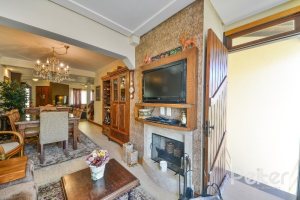 Casa em Condomínio à venda com 252m², 3 dormitórios, 1 suíte, 3 vagas, no bairro Tristeza em Porto Alegre