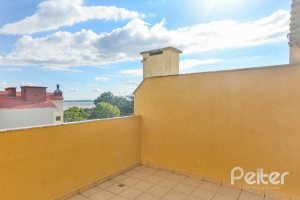 Casa em Condomínio à venda com 252m², 3 dormitórios, 1 suíte, 3 vagas, no bairro Tristeza em Porto Alegre