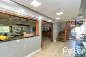 Casa à venda com 400m², 3 dormitórios, 2 suítes, 4 vagas, no bairro Jardim Isabel em Porto Alegre