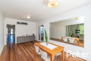 Casa à venda com 400m², 3 dormitórios, 2 suítes, 4 vagas, no bairro Jardim Isabel em Porto Alegre