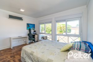 Casa à venda com 400m², 3 dormitórios, 2 suítes, 4 vagas, no bairro Jardim Isabel em Porto Alegre