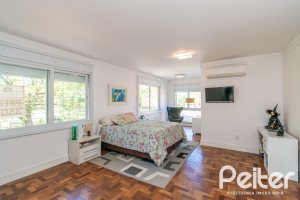 Casa à venda com 400m², 3 dormitórios, 2 suítes, 4 vagas, no bairro Jardim Isabel em Porto Alegre