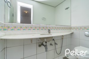 Casa à venda com 400m², 3 dormitórios, 2 suítes, 4 vagas, no bairro Jardim Isabel em Porto Alegre