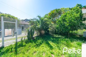 Casa à venda com 400m², 3 dormitórios, 2 suítes, 4 vagas, no bairro Jardim Isabel em Porto Alegre