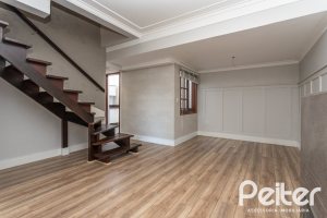 Casa em Condomínio à venda com 162m², 3 dormitórios, 2 suítes, 2 vagas, no bairro Tristeza em Porto Alegre