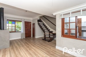 Casa em Condomínio à venda com 162m², 3 dormitórios, 2 suítes, 2 vagas, no bairro Tristeza em Porto Alegre