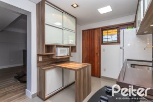 Casa em Condomínio à venda com 162m², 3 dormitórios, 2 suítes, 2 vagas, no bairro Tristeza em Porto Alegre