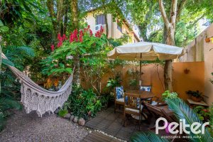 Casa em Condomínio à venda com 380m², 4 dormitórios, 2 suítes, 3 vagas, no bairro Tristeza em PORTO ALEGRE