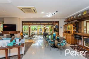 Casa em Condomínio à venda com 380m², 4 dormitórios, 2 suítes, 3 vagas, no bairro Tristeza em PORTO ALEGRE