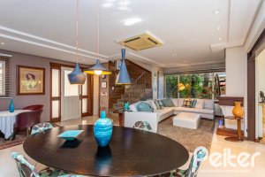 Casa em Condomínio à venda com 380m², 4 dormitórios, 2 suítes, 3 vagas, no bairro Tristeza em PORTO ALEGRE