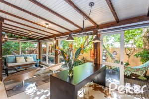 Casa em Condomínio à venda com 380m², 4 dormitórios, 2 suítes, 3 vagas, no bairro Tristeza em PORTO ALEGRE