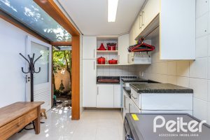 Casa em Condomínio à venda com 380m², 4 dormitórios, 2 suítes, 3 vagas, no bairro Tristeza em PORTO ALEGRE