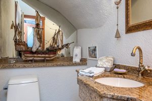 Casa em Condomínio à venda com 380m², 4 dormitórios, 2 suítes, 3 vagas, no bairro Tristeza em PORTO ALEGRE