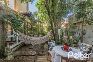 Casa em Condomínio à venda com 380m², 4 dormitórios, 2 suítes, 3 vagas, no bairro Tristeza em PORTO ALEGRE
