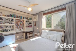 Casa em Condomínio à venda com 380m², 4 dormitórios, 2 suítes, 3 vagas, no bairro Tristeza em PORTO ALEGRE