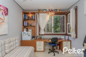 Casa em Condomínio à venda com 380m², 4 dormitórios, 2 suítes, 3 vagas, no bairro Tristeza em PORTO ALEGRE