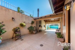 Casa em Condomínio à venda com 178m², 4 dormitórios, 2 suítes, 4 vagas, no bairro Ipanema em Porto Alegre